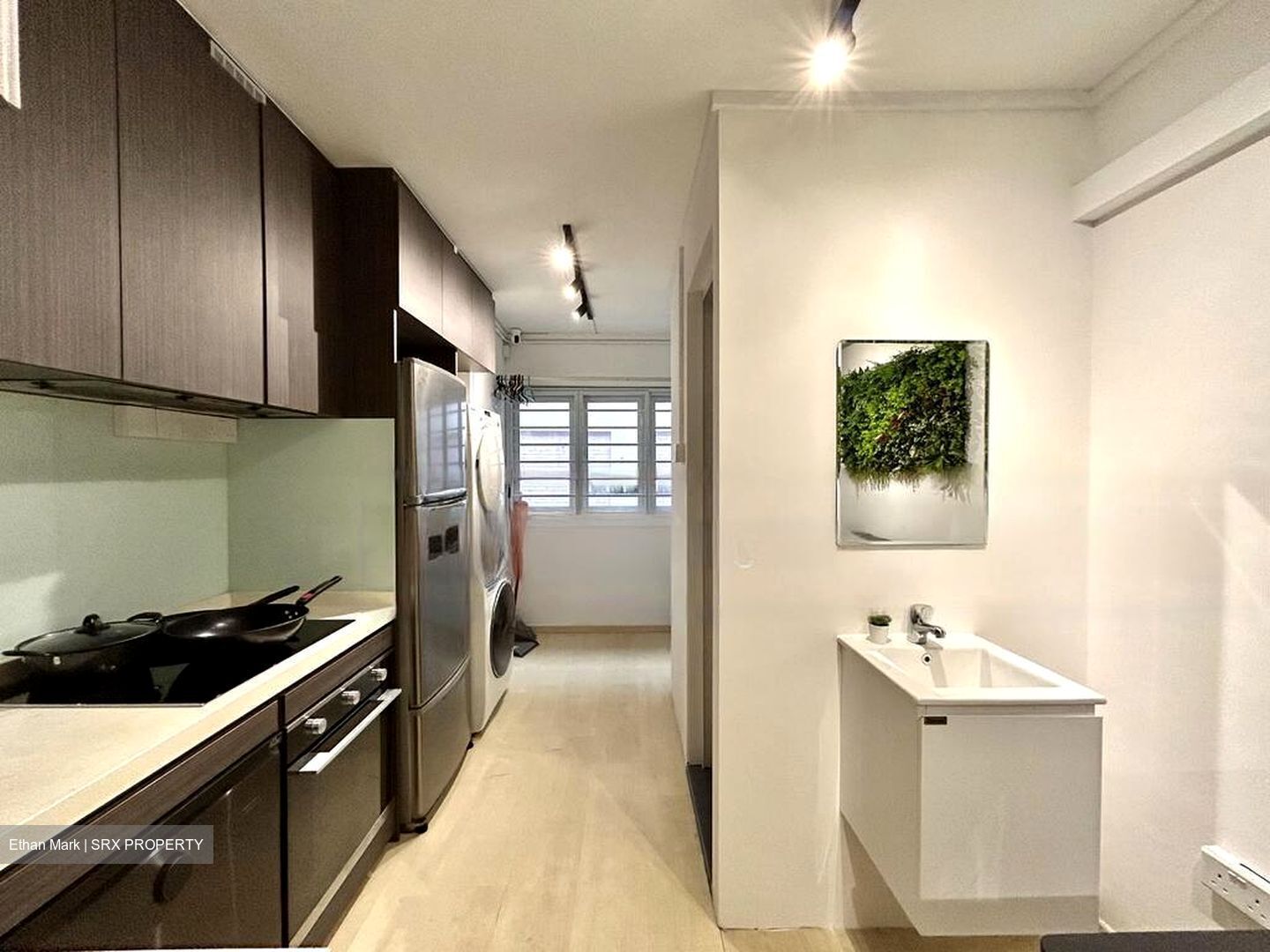 Blk 352 Clementi Avenue 2 Shopping Centre (Clementi), HDB Executive #473793821